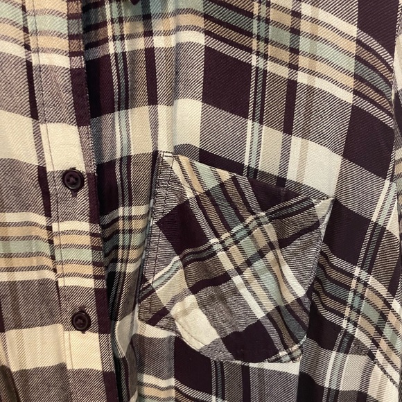 Size L Style&Co button up shirt. Excellent quality and excellent condition! - Picture 6 of 8